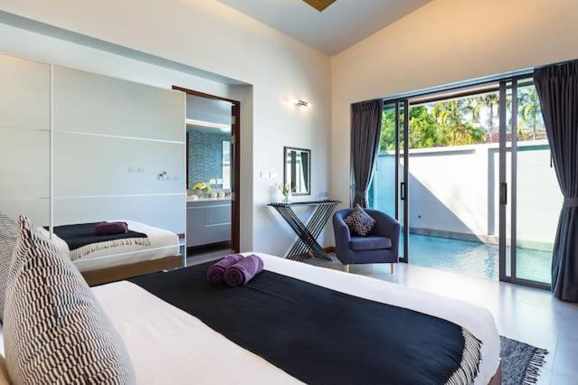 Villa Crystal Two-Bedroom Private Pool Villa Phuket Extérieur photo