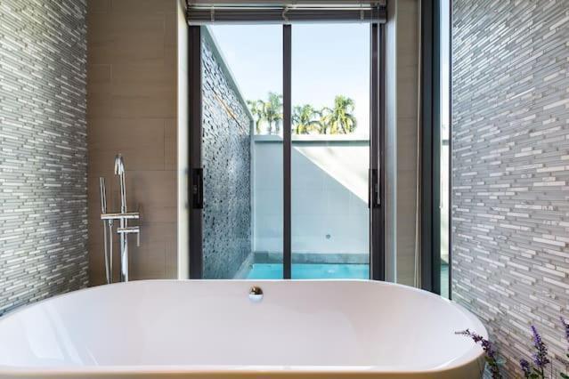 Villa Crystal Two-Bedroom Private Pool Villa Phuket Extérieur photo